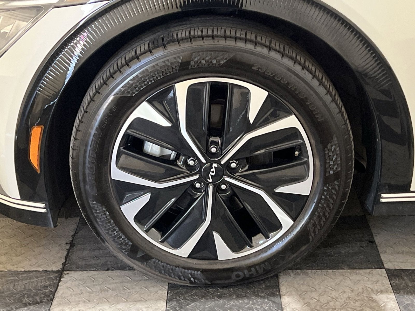 2023 Kia EV6 Wind