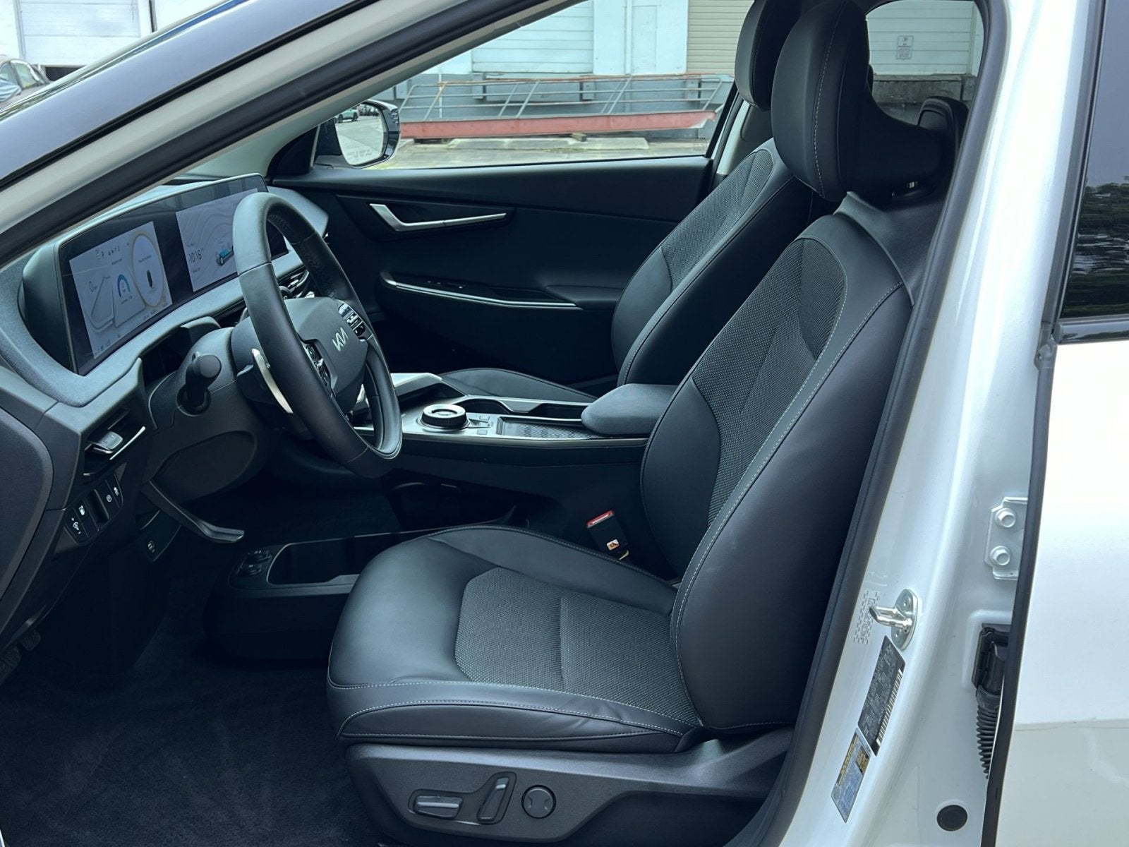 2024 Kia EV6 Light