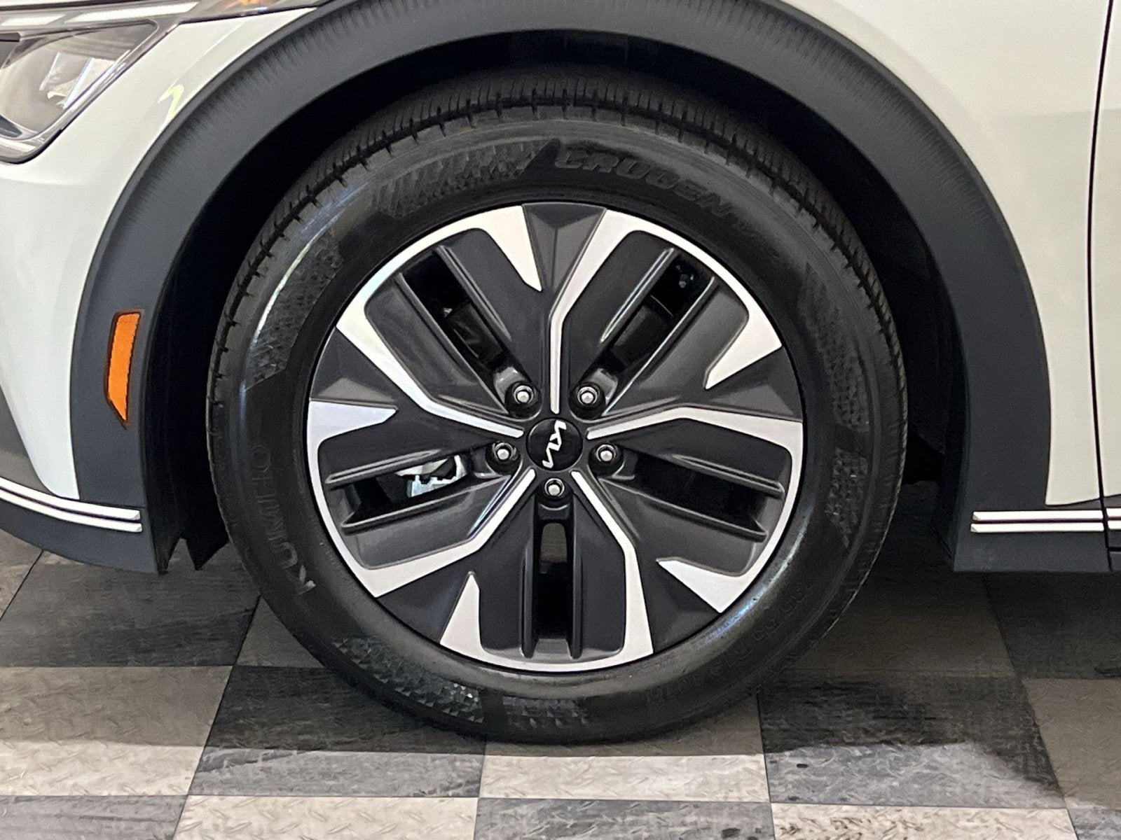 2024 Kia EV6 Light