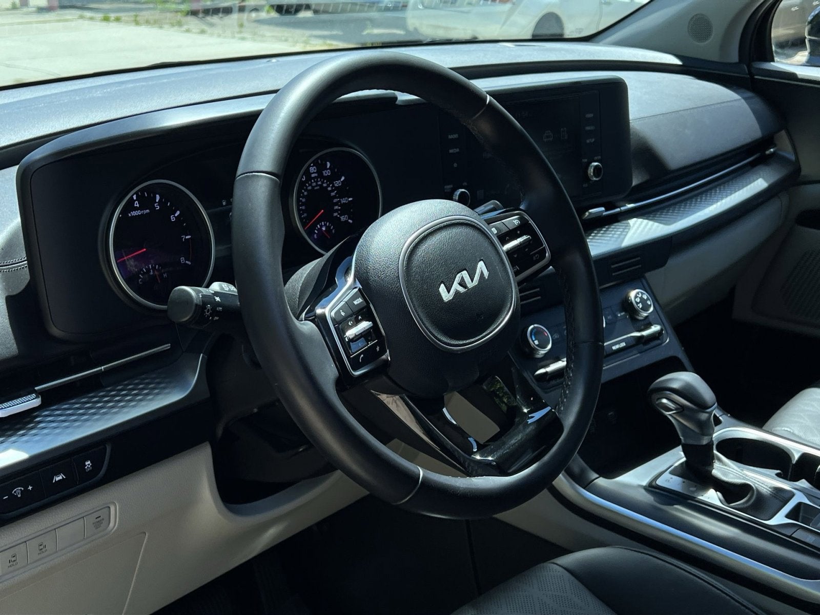 2024 Kia Carnival LX