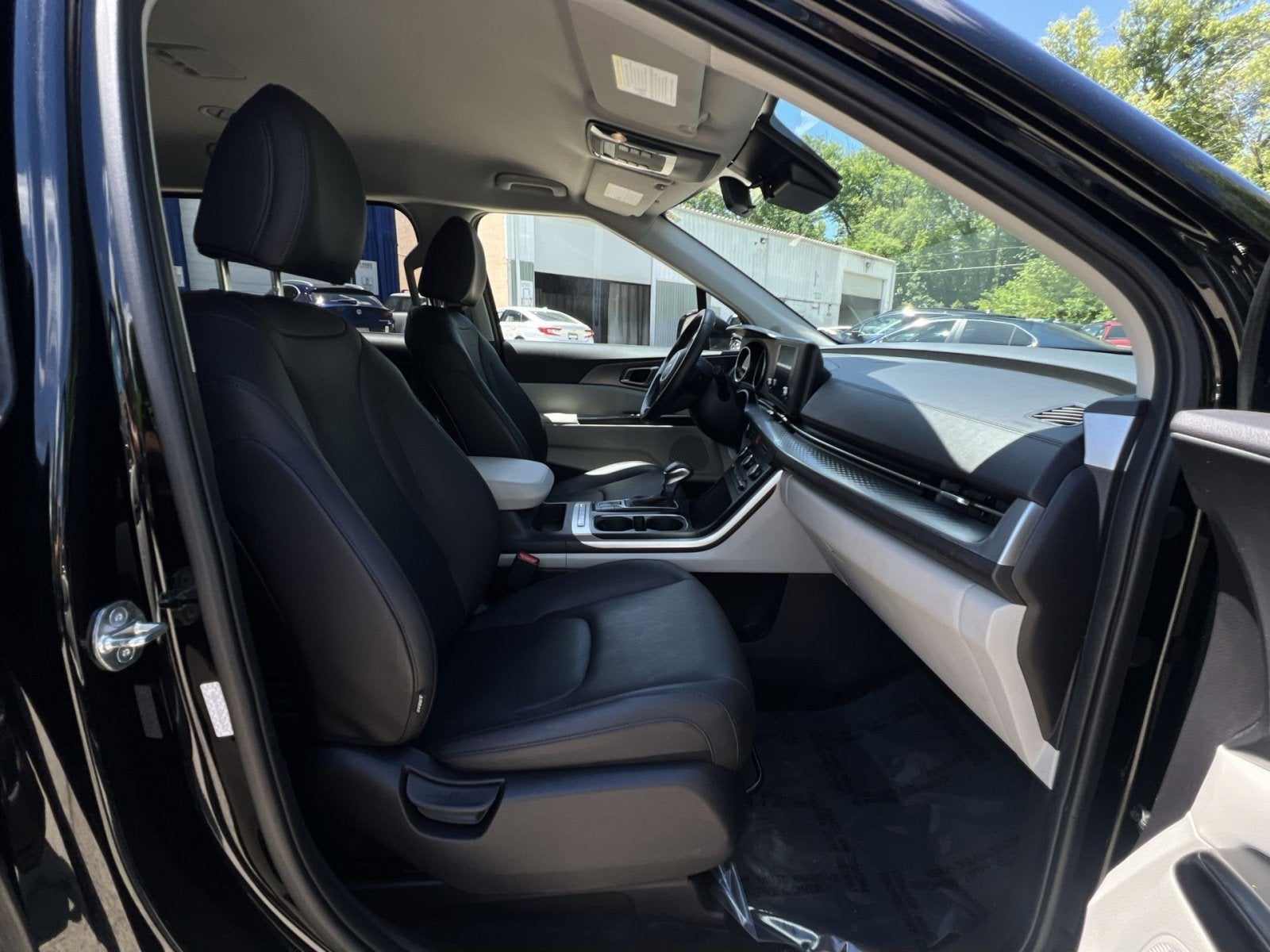 2024 Kia Carnival LX