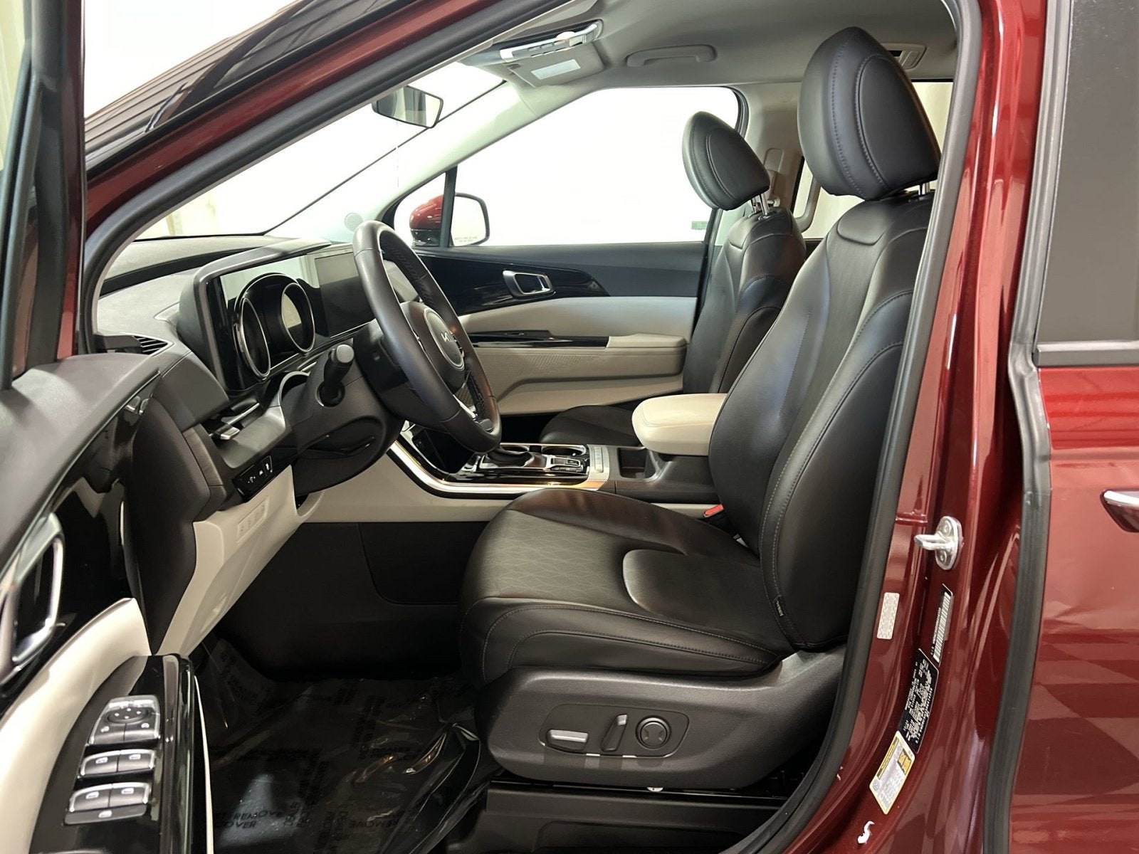 2024 Kia Carnival EX