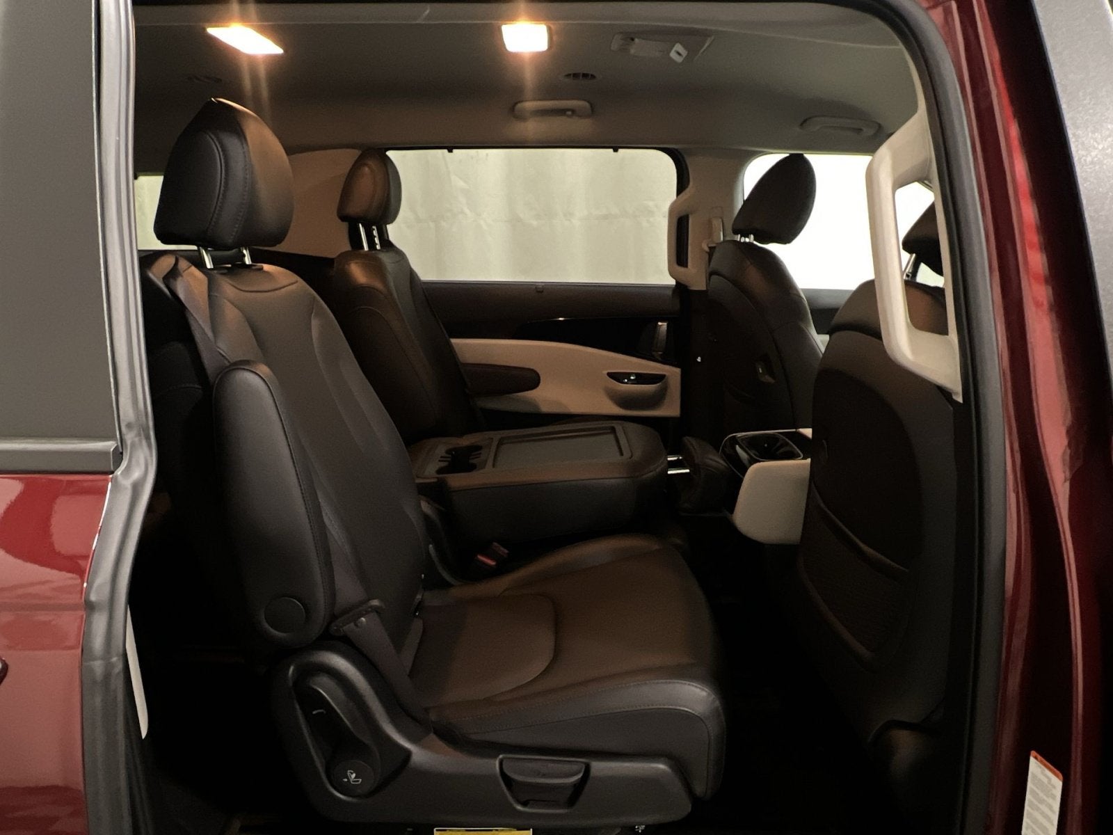 2024 Kia Carnival EX