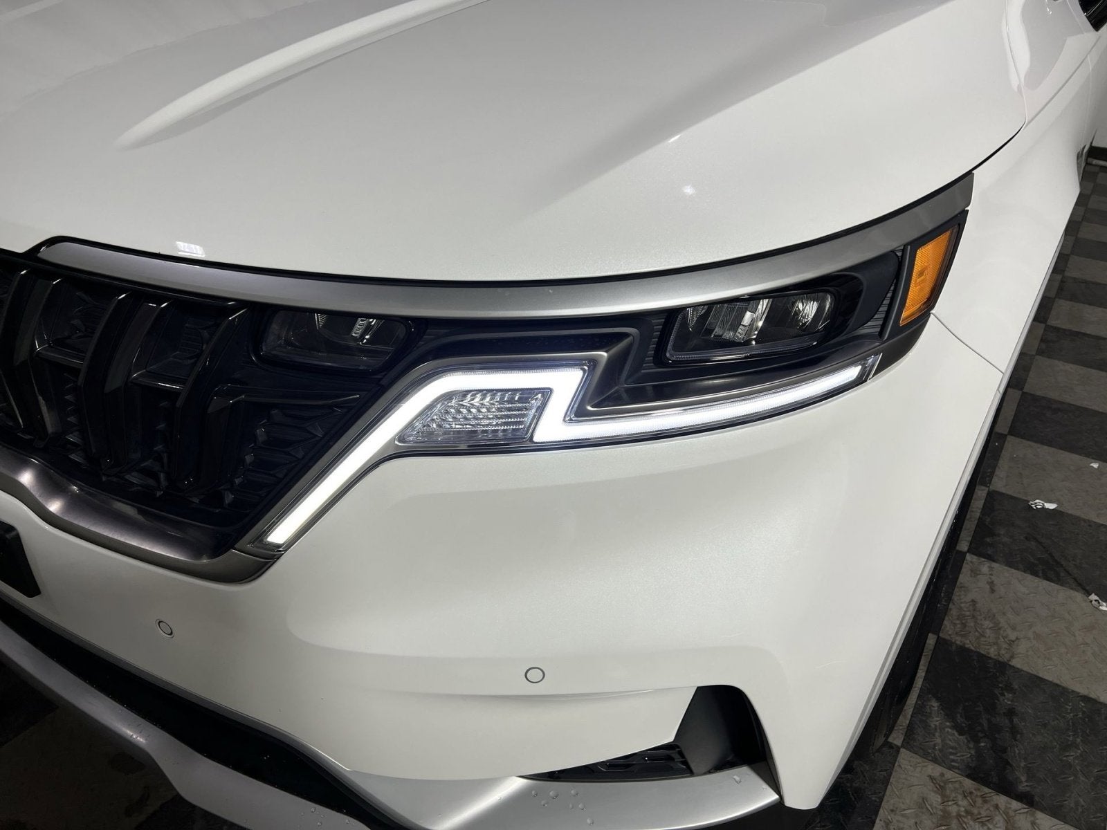 2024 Kia Carnival EX