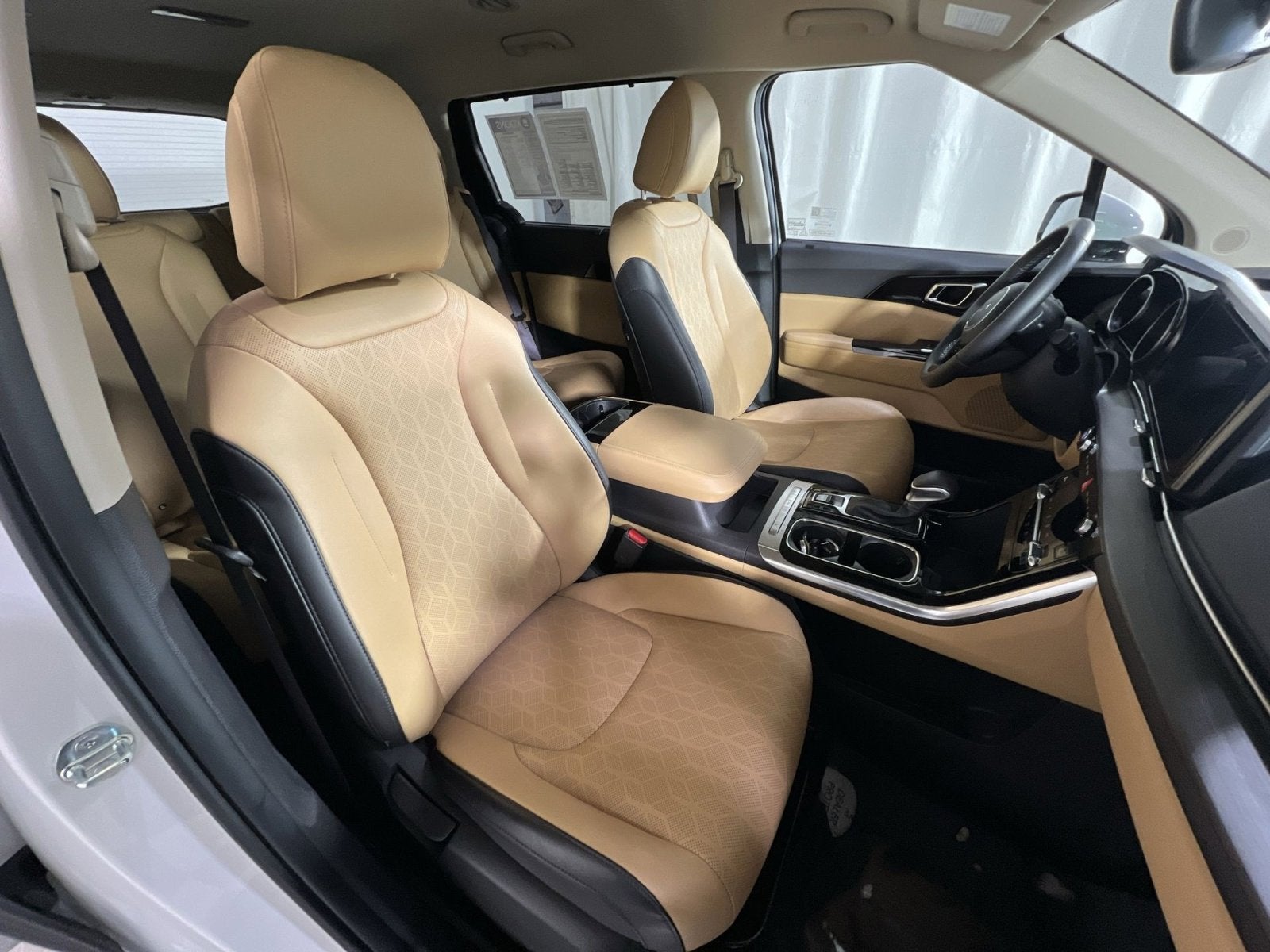 2024 Kia Carnival EX