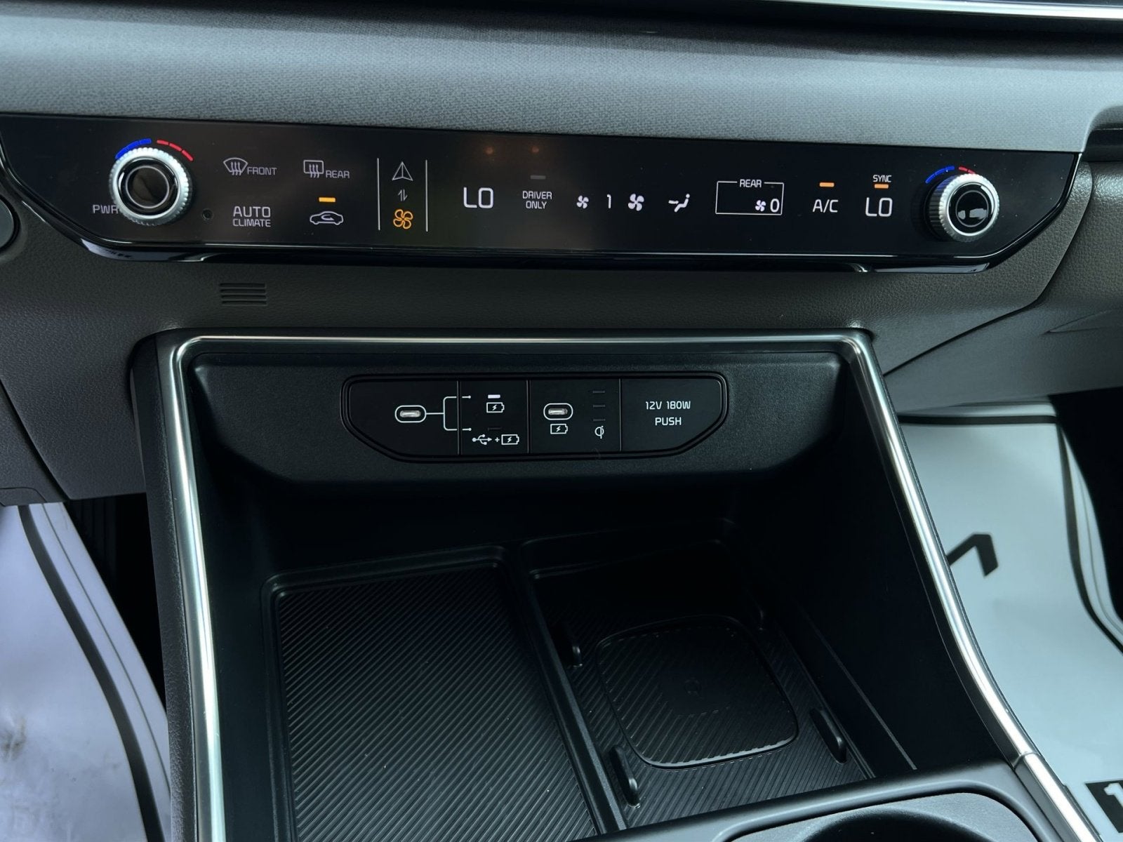 2025 Kia Carnival Hybrid EX