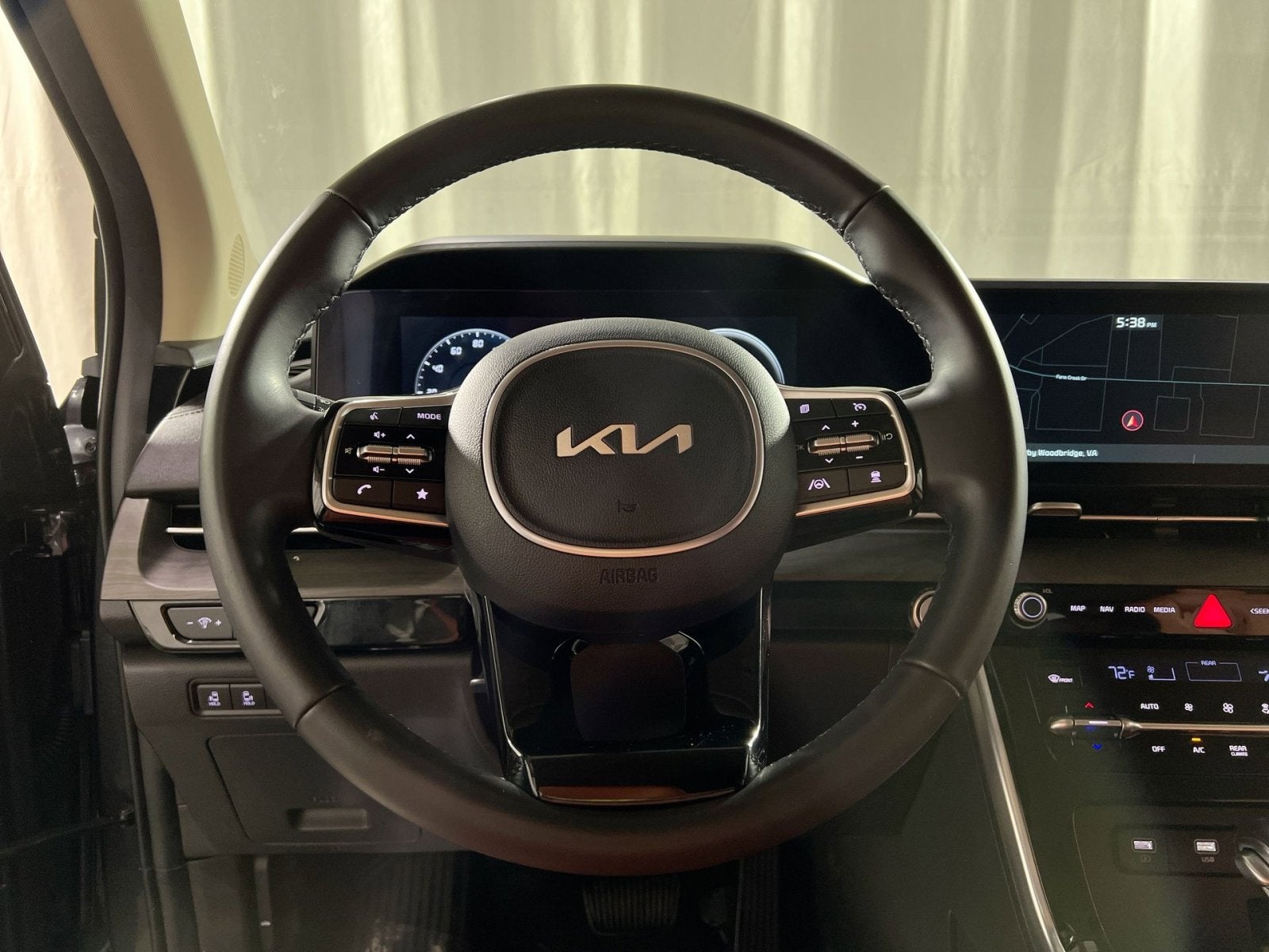 2023 Kia Carnival SX