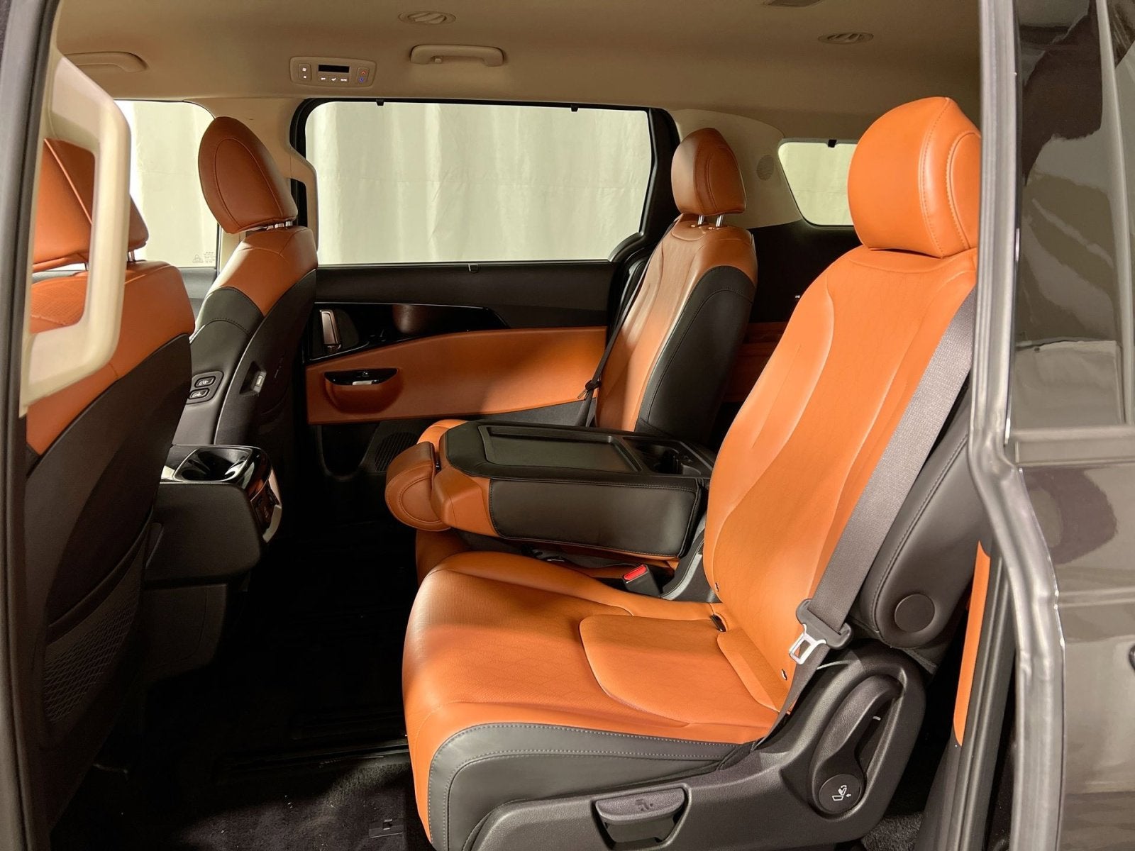 2023 Kia Carnival SX