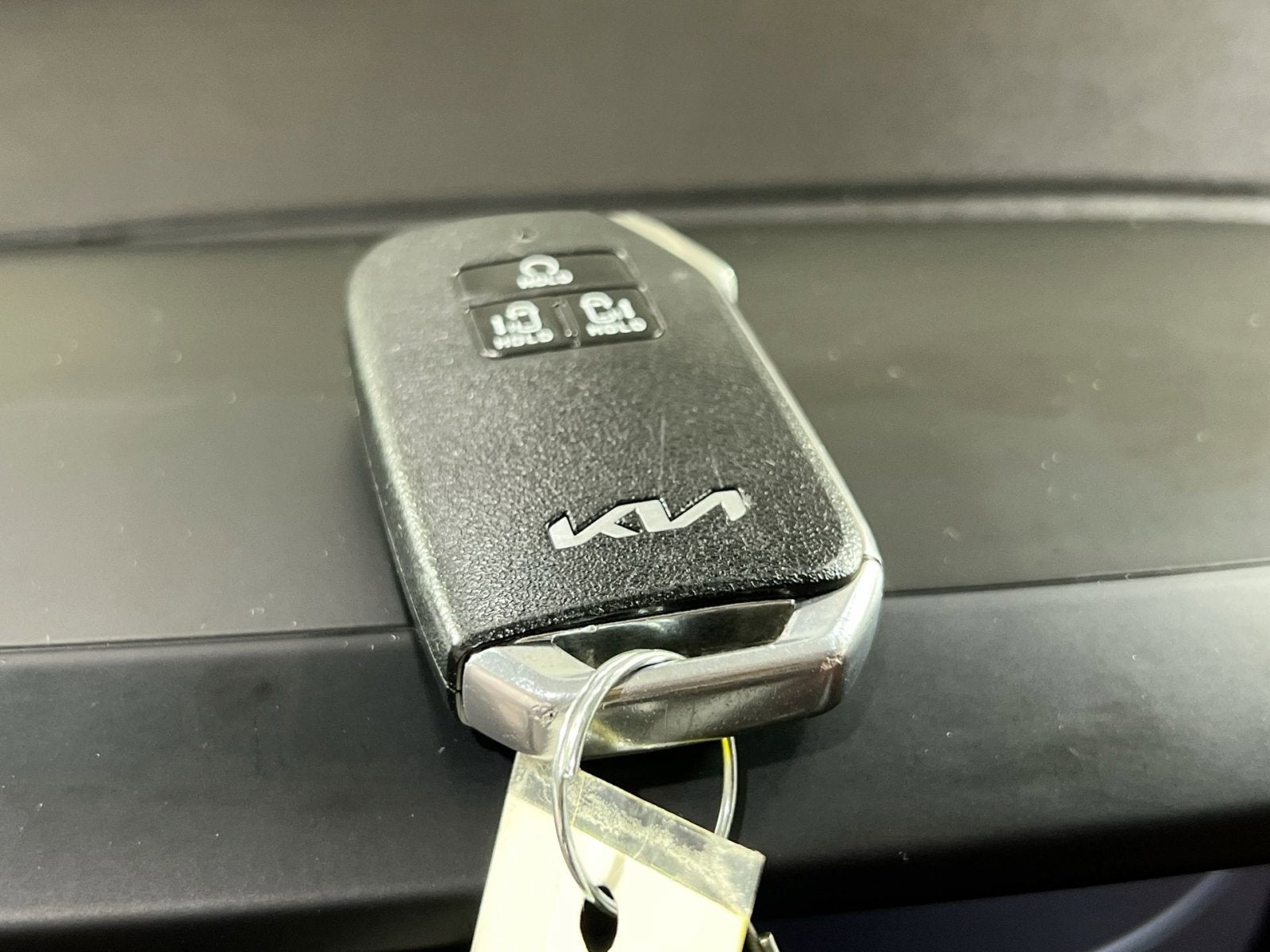 2023 Kia Carnival SX