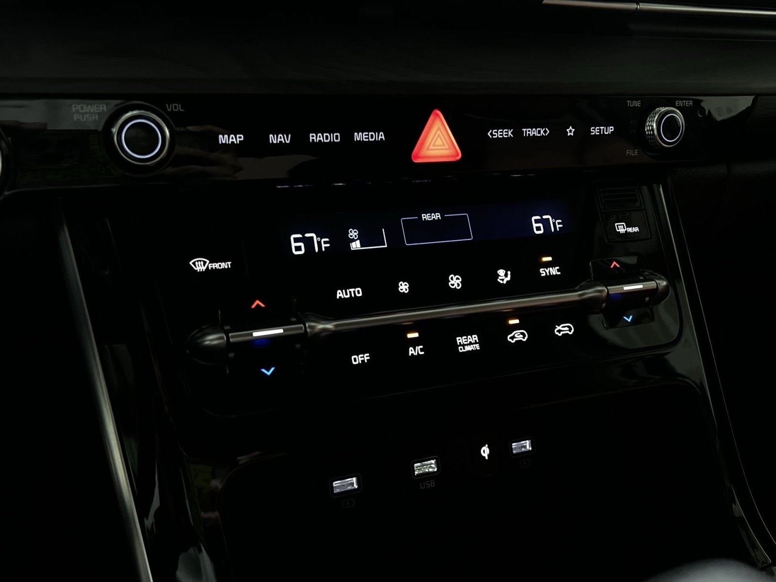 2024 Kia Carnival SX