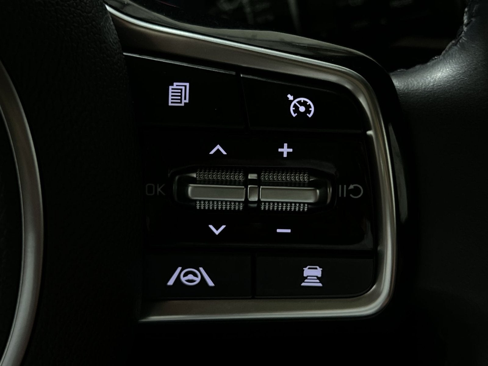 2024 Kia Carnival SX