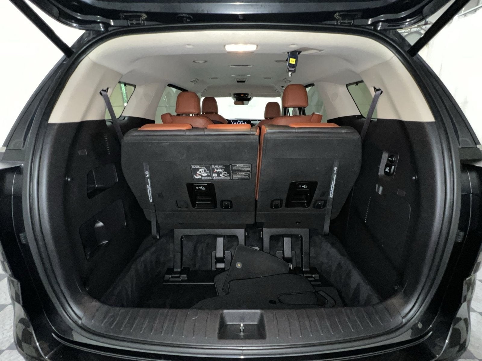 2024 Kia Carnival SX
