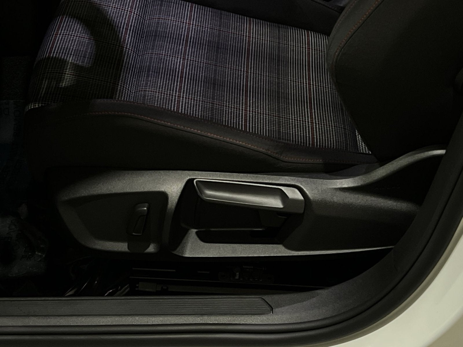 2024 Volkswagen Golf GTI 2.0T SE
