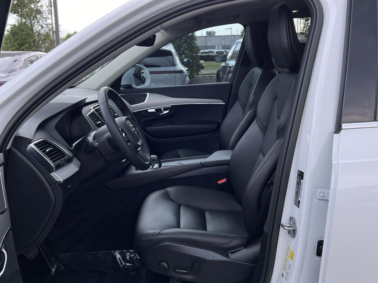 2023 Volvo XC90 B5 Core