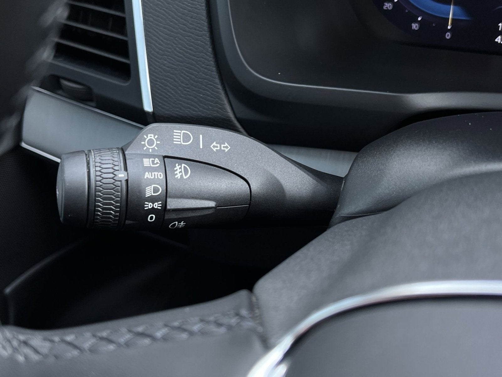 2023 Volvo XC90 B5 Core