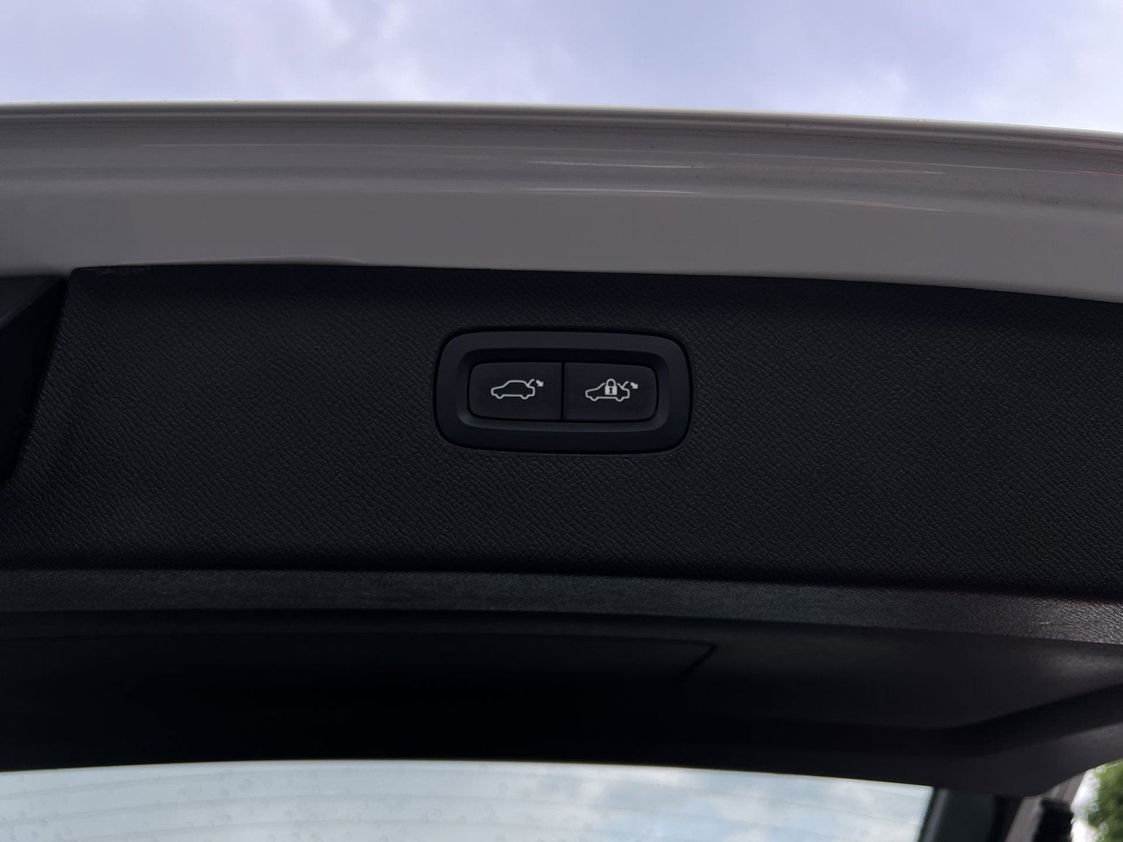 2023 Volvo XC90 B5 Core